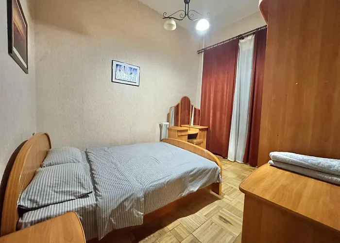 Апартаменти 4-Кімнатні В Центрі, Поруч Майдан Незалежності