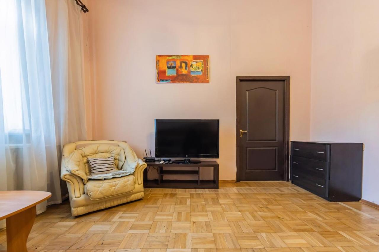 4-кімнатні в центрі, поруч майдан незалежності Apartment Kyiv