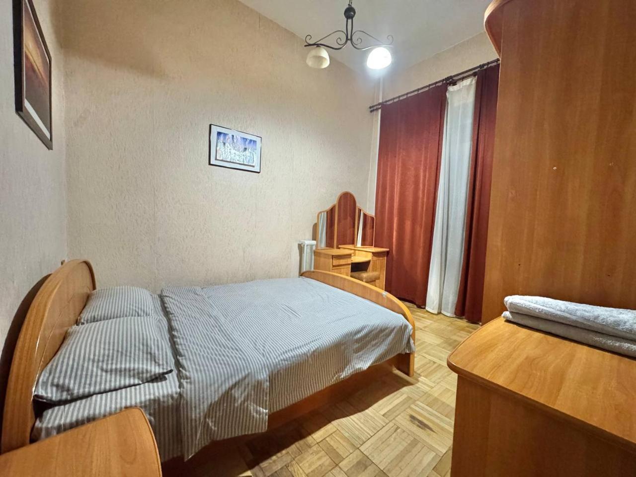 4-кімнатні в центрі, поруч майдан незалежності * Kyiv